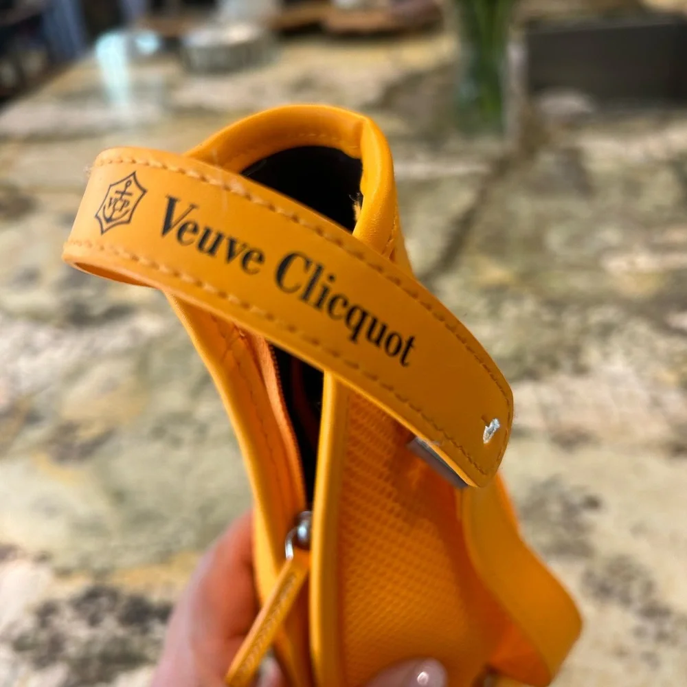 Veuve Cliquot insulated sleeve bottle bag Champagne! New!